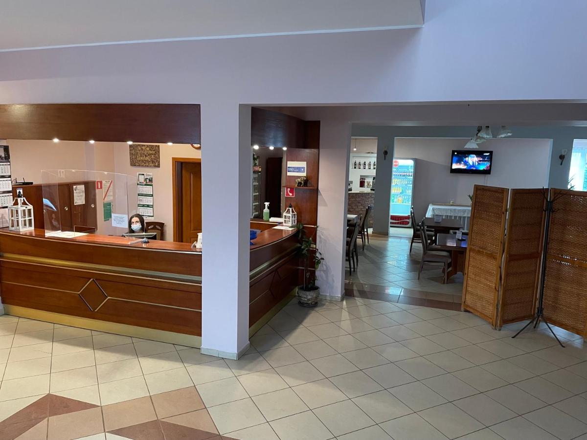 Hotel Dowhan Nowe 外观 照片