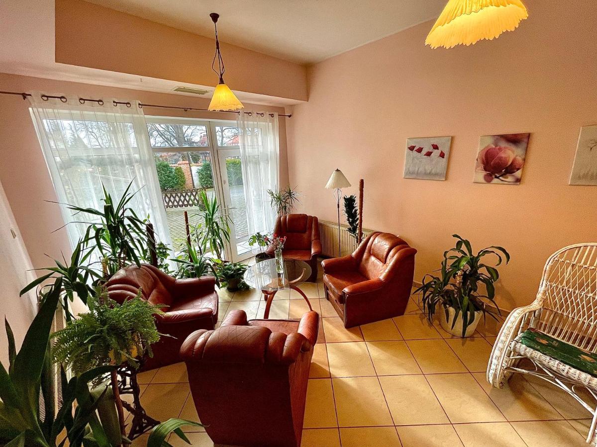 Hotel Dowhan Nowe 外观 照片